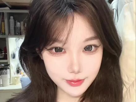 画个御姐妆被小火人毒舌评价
#AI精灵 #小火人讲话#AI小火人聊天 #精灵AI对话