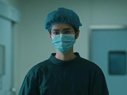 #在劫难逃 赵彬彬误杀乔昕朵朵,陷入深深自责#王千源 #鹿晗 #在劫难逃再反转