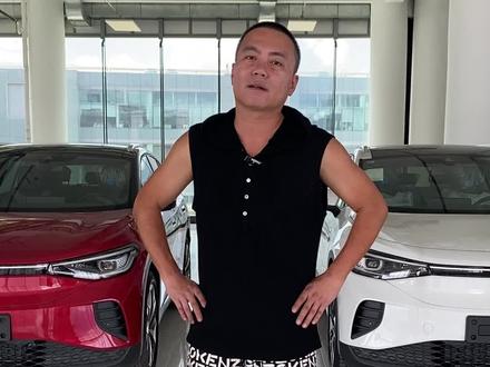 前车转向灯一亮,却成为了后车的加速信号灯,你是不是也是这么认为的,恭喜你,你不配开车!#转向灯 #开车注意安全 #带你懂车 #汽车人共创计划 @抖音汽车