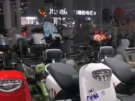 百公里,不充电!爱,就马上行动吧!购车热线:18807349989