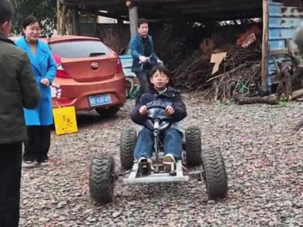 15岁造车天才少年刘开明爆红后,第一句话让所有人沉默了…#造车天才 #刘开明 #造车天才刘开明 #湖南邵阳 #15岁少年造电动车