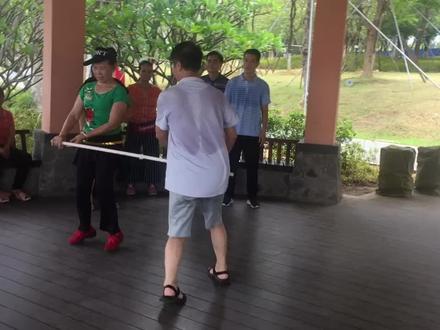 团队一丝不苟正在排练中