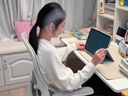 突击检查笔袋/差生文具多?不,是文具选的妙!
#我的文具分享 #突击检查笔袋 #笔袋 #家有初中生