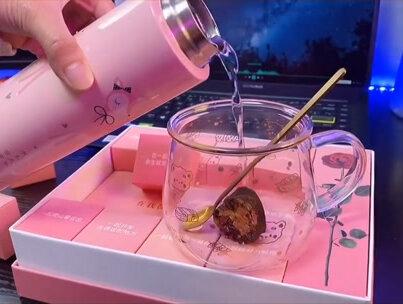 世上只有妈妈好,妈妈的生日不能玩,S精选妈妈的礼物🎁,快快送给最爱的麻麻吧~#礼物 #妈妈生日