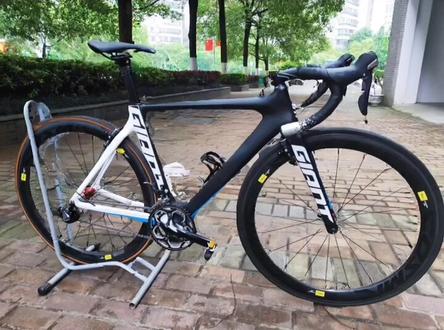 捷安特pp 碳公路xs号9500元适合155-168身高!闪电铝合金车架52号适合165-178身高3600元