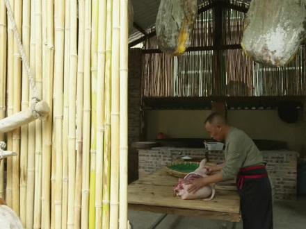 盘县火腿肥而不腻、皮色亮黄、肉色红润,闻着香,让你馋到流口水......