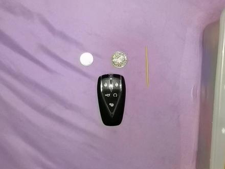 UNI-T遥控钥匙电池更换教程