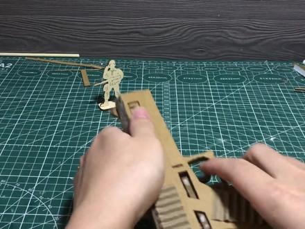 纸皮手工手枪教程,你敢来挑战吗,教程第一集 #纸模 #模型 #军模 #模型制作 #手枪 #玩具枪 #手工 #教程 #武器