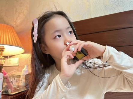 听说很多小朋友喷错了。今天香香给大家演示正确的鼻喷使用方法#育儿 #宝宝护理 #育儿经验分享