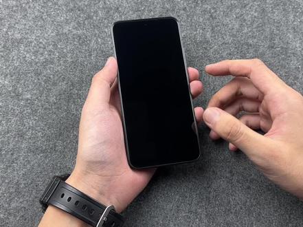 自从开始贴小米14钢化膜,整个人都不好了。 真的别乱买! #数码科技 #小米14 #小米14pro #小米 #钢化膜