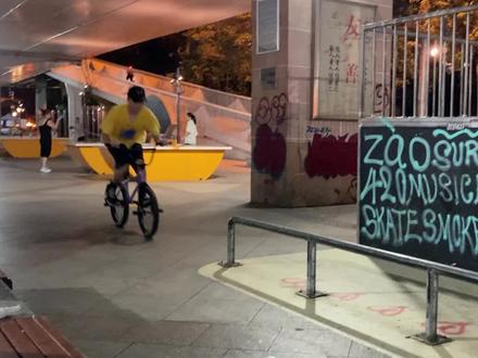 如何后轮滑?Manual #极限运动 #bmx #山地车 #自行车技巧 #教学