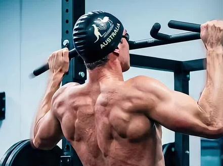 每周只游2公里,却破50自世界纪录!麦克沃伊训练法太逆天了#游泳训练 #麦克沃伊 #50米自由泳 #游泳训练革命 #世界纪录