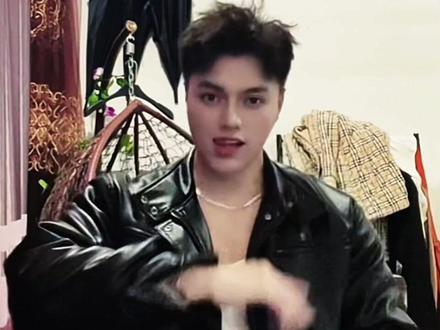 交作业了“丽颖摇”,拍了十几遍就这个尚且拿得出手😂 yc:@麒麟の麒 #丽颖摇 #丽颖摇舞蹈挑战 #赵丽颖#与凤行 #花千骨 @赵丽颖 @赵丽颖全球粉丝后援会