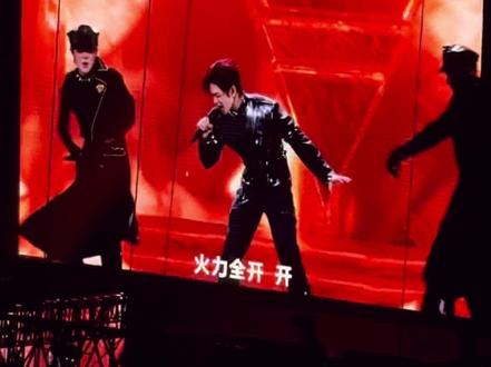 没人通知我侯明昊这么牛啊……
好后悔没有抢内场
下次想去不一定抢得到票了😭
#侯明昊 #侯明昊演唱会 #侯明昊成都演唱会
#演唱会大屏 #演唱会现场