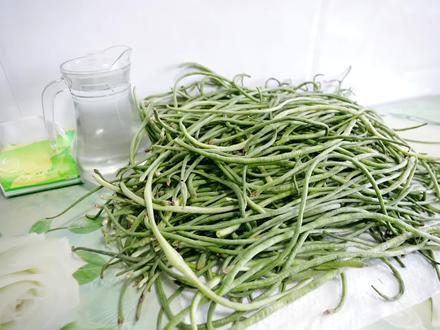 豇豆到二美手中,能吃半个月,腌菜炒菜包包子,这玩意真香