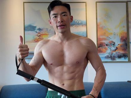 #臂力棒 虽然能方便锻炼,胸肩背手臂线条,但是掌握正确的方法很重要!#居家锻炼 #薄肌 #好身材练起来