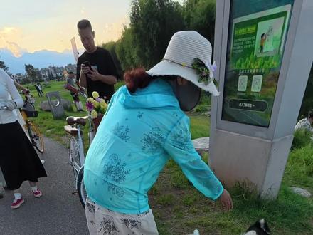 讨厌遛狗不牵绳#萨摩耶 #遛狗牵绳文明遛狗 #vlog