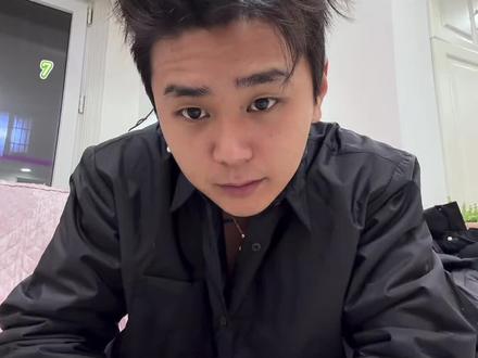 就这样炫耀媳妇给买的#斩虎 #陈泽 #情侣