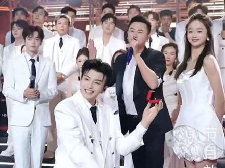 这么快就表白了,这是杨桃真甜啊,我是全程姨母笑看完#昊瀚#江子杨#蜜桃#直播录屏分享