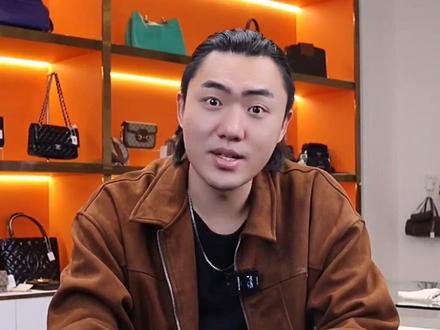 当年濒临破产?如今却是行业领先!
@Prada发家史
#奢侈品 #二奢 #普拉达 #奋斗 #崛起