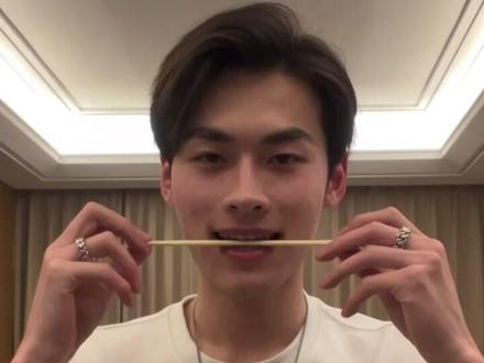 3⃣️招微笑练习|每天6⃣️分钟
轻松养成上镜脸😊
#表情管理 #笑容训练 #微笑练习 #模特