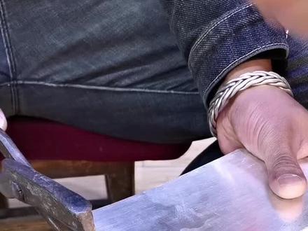 剪点银子 给老铁做手镯@DOU+小助手