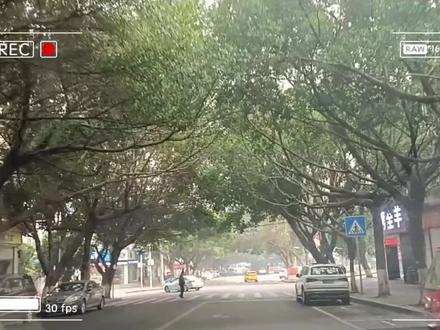 重庆巴南鱼洞的这个地方,很多鱼洞人梦想启程的地方你还记得吗?#重庆美好推荐官 #熟悉的城市 #鱼洞 #公交车 #城市街拍 #老城区