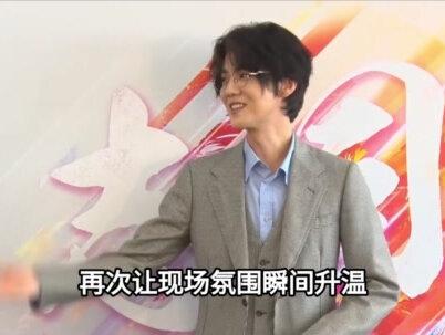 演员鹿晗突然冲上了热搜,让人没有想到的是,这次爆出了五哈最新路透,被网友们拍到和粉丝们友好互动,还送上了礼物#娱乐圈#明星#鹿晗