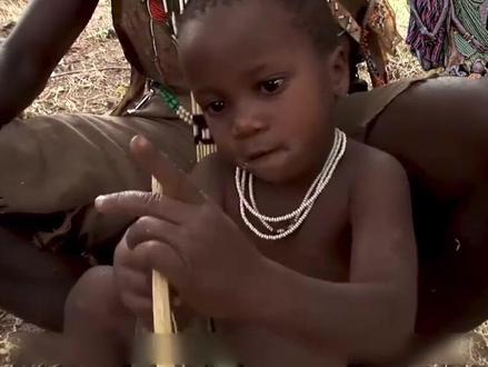 #非洲原始部落真实生活 ,非洲原始部落小孩成活率不到50%,吃不饱穿不暖条件艰苦……