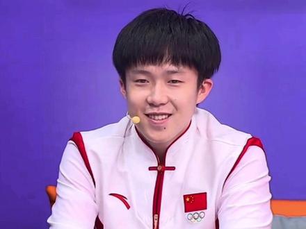 #国乒 #王楚钦 #永远可以相信国家队的眼光 #大头 杭州发型师扣分哈哈哈哈哈!大头网速可以哈!#冠军驾到 (在杭州剪头发前的照片在下一个视频哦)