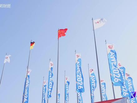 探展AWE:2026高端手机实力“黑马”,追觅AURORA惊艳全场
追觅AURORA手机重磅登场!携自研AI操作系统和高端影像旗舰系列+高奢系列强势进军高端手机市场。近日,凤凰“K说联盟”重量级嘉宾——知名经济学家、凤凰“K说联盟”成员马光远与凤凰网副总编辑、凤凰“K说联盟”主理人张涛亲临AWE2026,共同探寻高端手机市场实力“黑马”的创新活力。#凤凰K说联盟