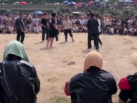 黎平县双江镇四寨摔跤节。黔东南素有百节之乡之称:大节三六九,小节天天有。#民族特色民族文化 #贵州少数民族风情 #魅力乡村风土人情 #弘扬和传承民俗文化