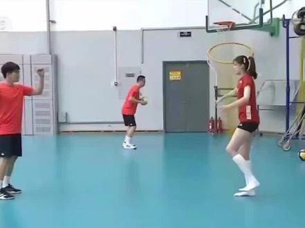 李盈莹伤病康复现状惹争议,建议李盈莹到意大利专业康复机构康复#天津 #李盈莹 #中国女排 #上热门