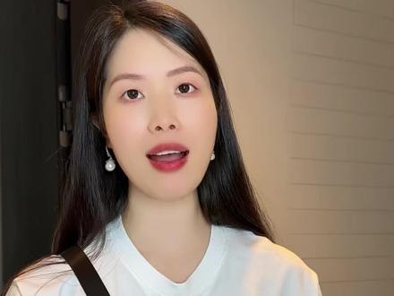这个设计太绝了,一个机仓有4个耳机,还可以给手机充电!#蓝牙耳机