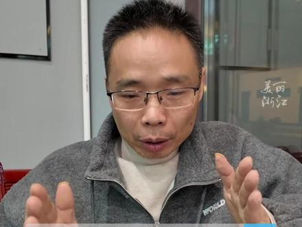 荒野求生赛事总策划:#下一届荒野求生奖金50万 想报名下一届的可以在半决赛结束期间到现场报名!(记者:魏婧媛 金樑)#张家界七星山荒野求生 #阿语小魏