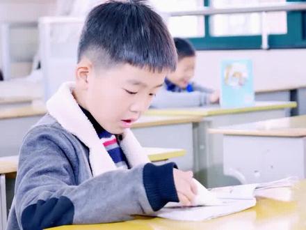 五年级下册第一单元《那一刻我长大了》作文怎么写?#五年级作文 #那一刻我长大了 #小学作文 #作文