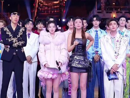 太感动了把我看哭了好久,瑶瑶转身了,太好了,@瑶瑶小撑腰☀️ @AI瑶瑶☀️ @龙浩天🐲 (4.10中午12点生日庆) @龙浩天🐲(生活号) @龙浩天妹妹🐰 @红豆🌟 @海莉 #龙浩天 #龙浩天团队 #龙浩天户外直播 #龙浩天妹妹 #瑶瑶