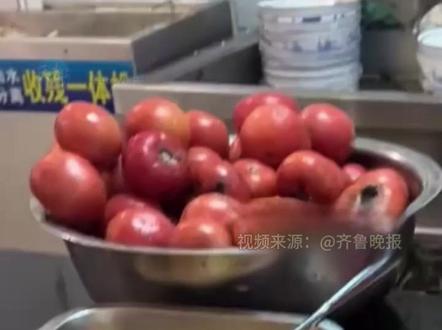 石家庄一面馆被曝用腐烂西红柿备餐 面馆老板回应