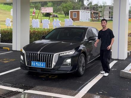 26款红旗h5多功能方向盘上的按键你真的会用嘛 今天胖虎给大家讲解一下多功能方向盘上所有按键的功能 视频有点长 大家耐心看完#红旗 #26款红旗h5