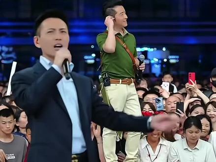 #索图大舞台 #黄鹤翔 #黄鹤翔的九妹 #歌手 #唱歌 图图唱了10个月的九妹,今天黄鹤翔老师给大家带来了原滋原味的九妹!