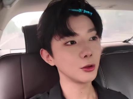 戴小发卡的游主任
#郝熠然