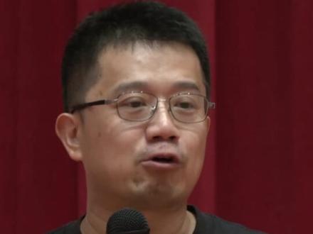 “别被古装剧骗了!”马伯庸爆笑揭秘真实古代生活,卫生条件差、饮食单调...…珍惜当下,穿越需谨慎,还是现代香!(央视频号:央视频读书)