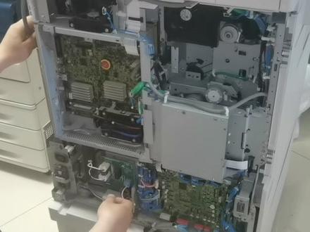 施乐彩机整体颜色浅,6代5571,碳粉 载体 激光器都正常,如何解决?