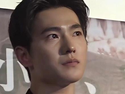 明明苦等一年才迎来新剧,为何杨洋刚官宣新剧就被粉丝集体抵制?了解真相才懂他有多委屈#杨洋新剧遭粉丝集体抵制 #不让江山换成杨洋 #翟子路 #影娱热点团 #内容启发搜索