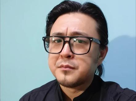 儿童在台上朗诵,评委在台下玩游戏 #内容过于真实 #万万没想到 #朗诵比赛 #你怎么看
