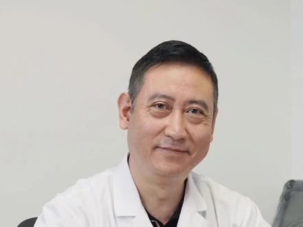 发现家里有人,经常反复发烧的,一定要注意#医学科普 #发烧 #心脏病 @抖音小助手