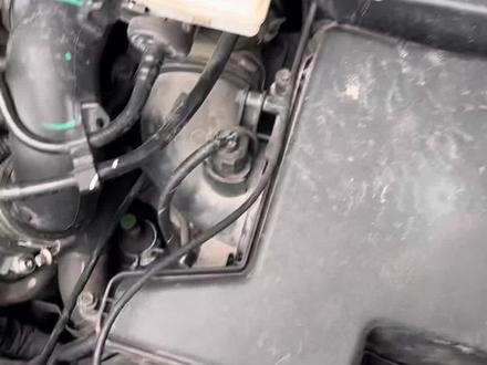 福特车更换空气滤芯教程,非常简单自己就能换,再也不要浪费钱了。#汽车保养与维修 #抖音汽车新知计划 #六一就是要快乐呀 #每天一个用车知识 #福特