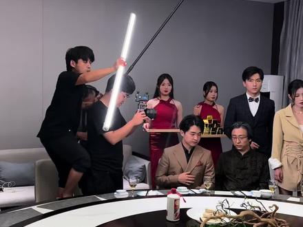 有人刷到过这个男演员的短剧么?#因为一个片段看了整部剧 #拍戏花絮
