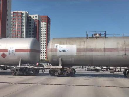 第一次见这么多节车厢的火车,155节全球最长!#油罐火车