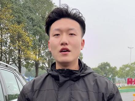 锁车后视镜不自动折叠了?是你这个功能没打开,小轩来教你怎么设置后视镜自动折叠,#奔驰 #用车有妙招 #每天一个用车知识